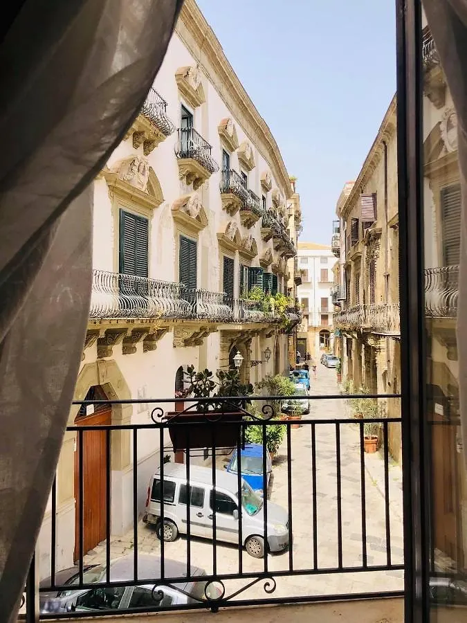 ** Bed & Breakfast B&B Al Piazza Marina Palermo Italy