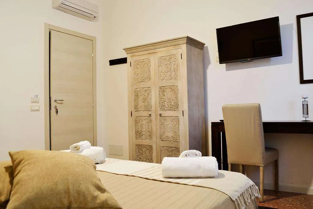 ** Couette-café B&B Al Piazza Marina Palerme Italie